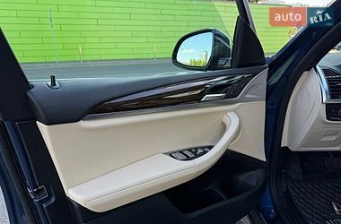 Внедорожник / Кроссовер BMW X3 2020 в Киеве