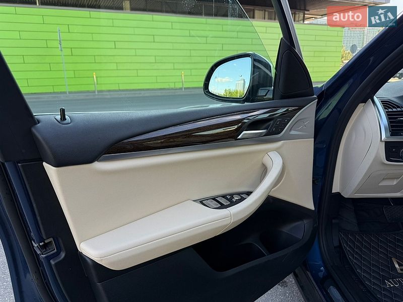 Внедорожник / Кроссовер BMW X3 2020 в Киеве