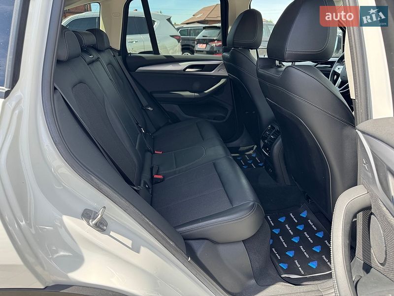 Внедорожник / Кроссовер BMW X3 2021 в Ровно