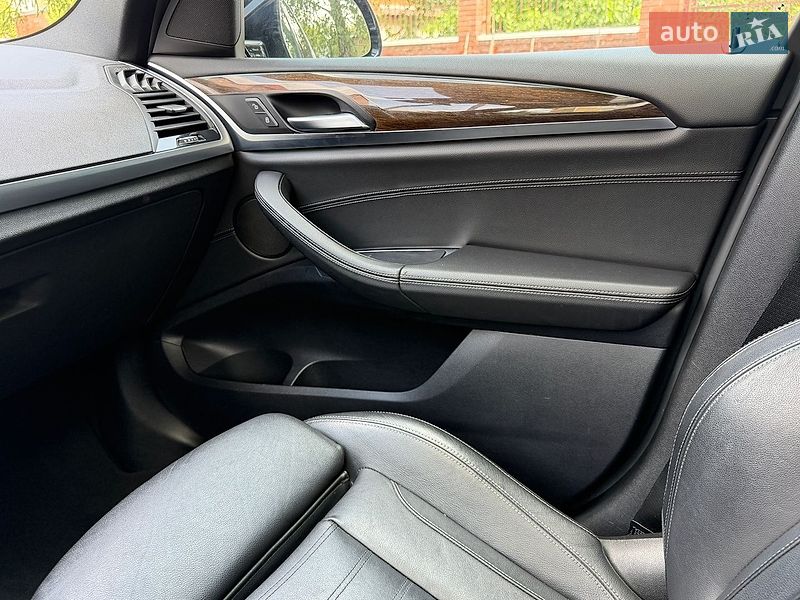 Внедорожник / Кроссовер BMW X3 2018 в Вараше