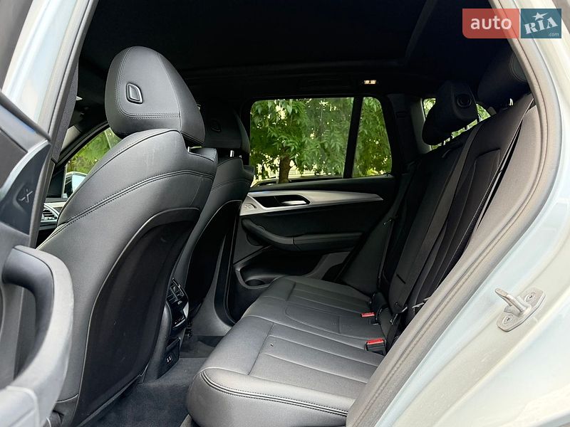 Внедорожник / Кроссовер BMW X3 2021 в Черноморске