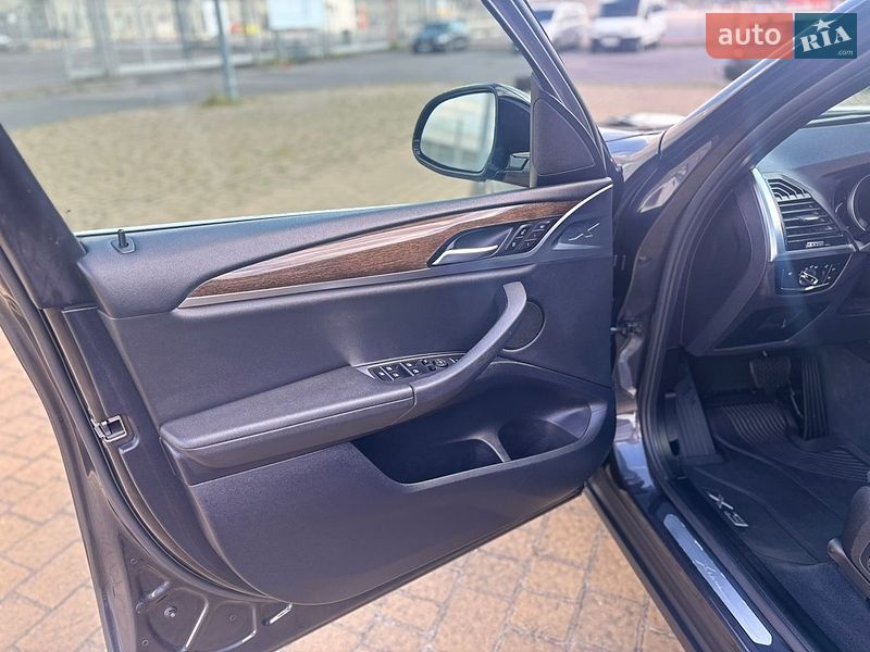 Внедорожник / Кроссовер BMW X3 2018 в Львове