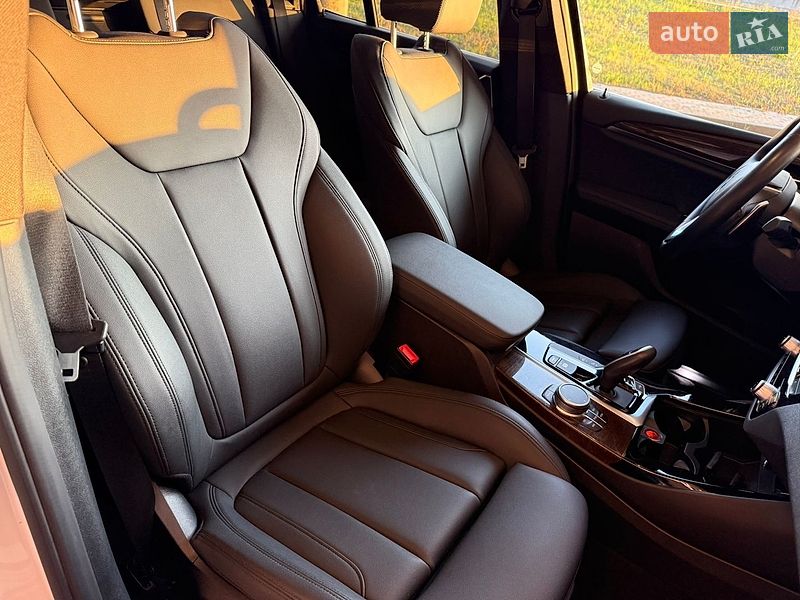 Внедорожник / Кроссовер BMW X3 2019 в Киеве
