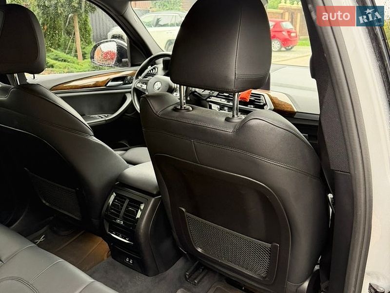 Внедорожник / Кроссовер BMW X3 2019 в Киеве