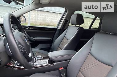 Позашляховик / Кросовер BMW X4 2017 в 