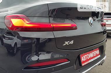 Позашляховик / Кросовер BMW X4 2018 в 