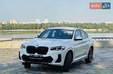 Позашляховик / Кросовер BMW X4 2022 в 