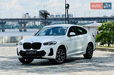 Позашляховик / Кросовер BMW X4 2022 в 