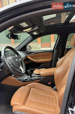 Позашляховик / Кросовер BMW X4 2021 в 