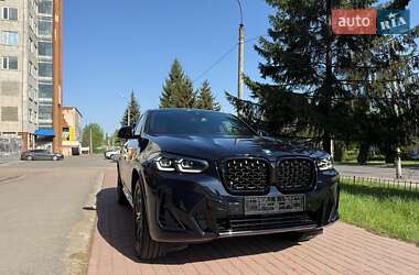 Позашляховик / Кросовер BMW X4 2022 в 
