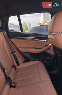 Внедорожник / Кроссовер BMW X4 2021 в 
