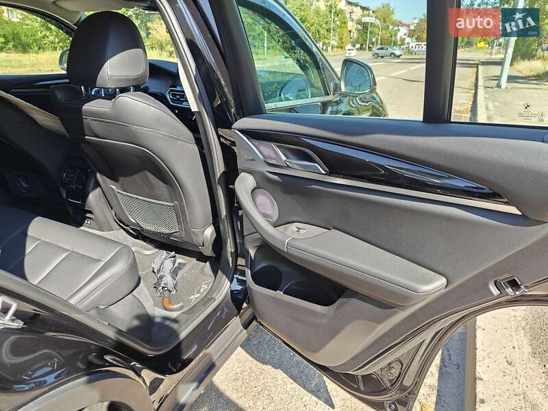 Внедорожник / Кроссовер BMW X4 2022 в Киеве