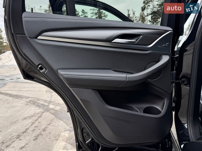 Внедорожник / Кроссовер BMW X4 2022 в Киеве