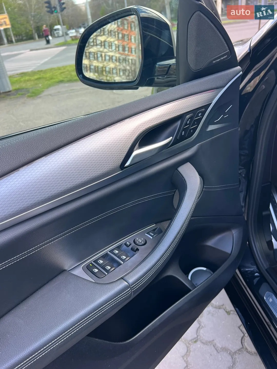 BMW X4 2019 VIN 5UXUJ5C51KLJ63596 фото оголошення 27 з 37
