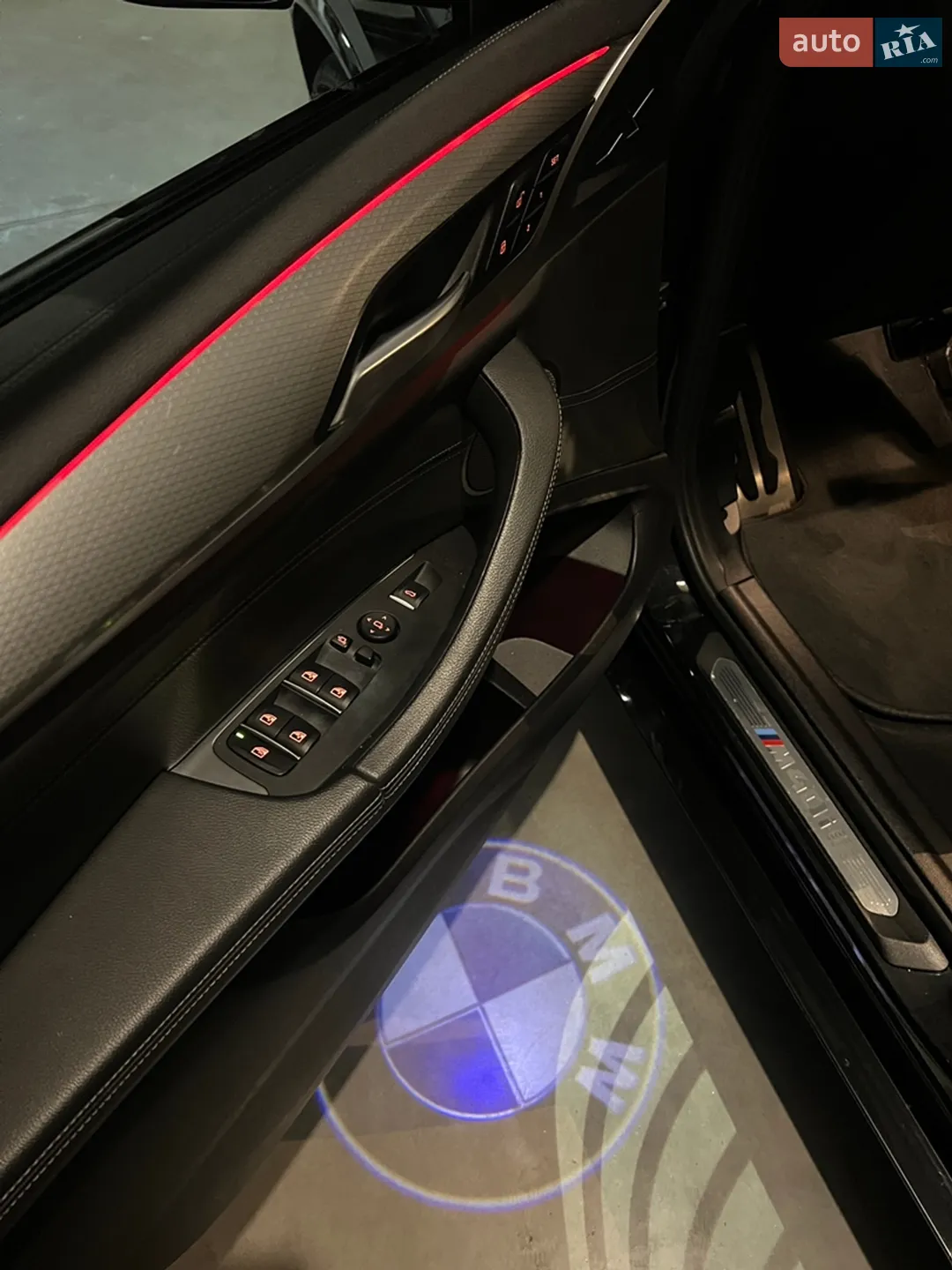 BMW X4 2019 VIN 5UXUJ5C51KLJ63596 фото оголошення 34 з 37