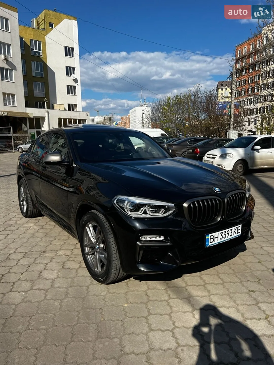 BMW X4 2019 VIN 5UXUJ5C51KLJ63596 фото оголошення 4 з 37