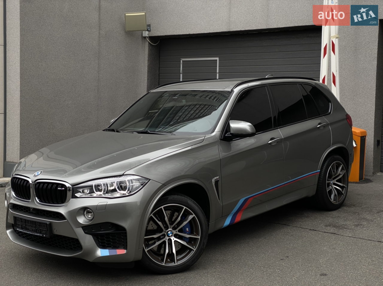 2016 BMW X5 M - мініатюра 16
