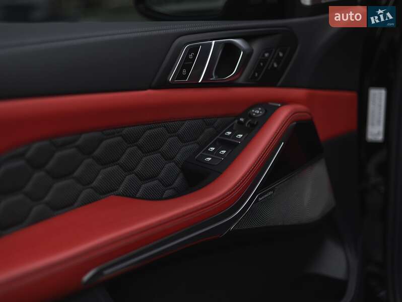 Внедорожник / Кроссовер BMW X5 M 2022 в Киеве