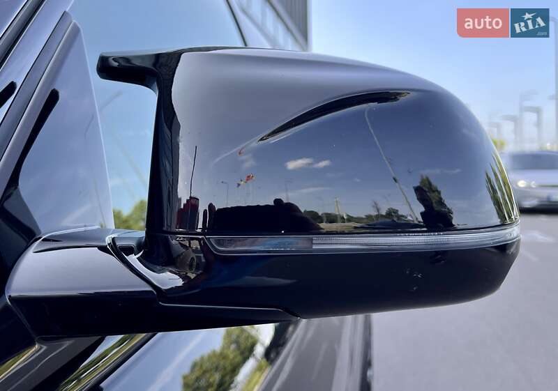 Внедорожник / Кроссовер BMW X5 M 2022 в Киеве