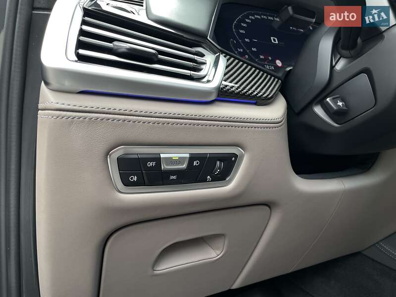 Внедорожник / Кроссовер BMW X5 M 2022 в Киеве