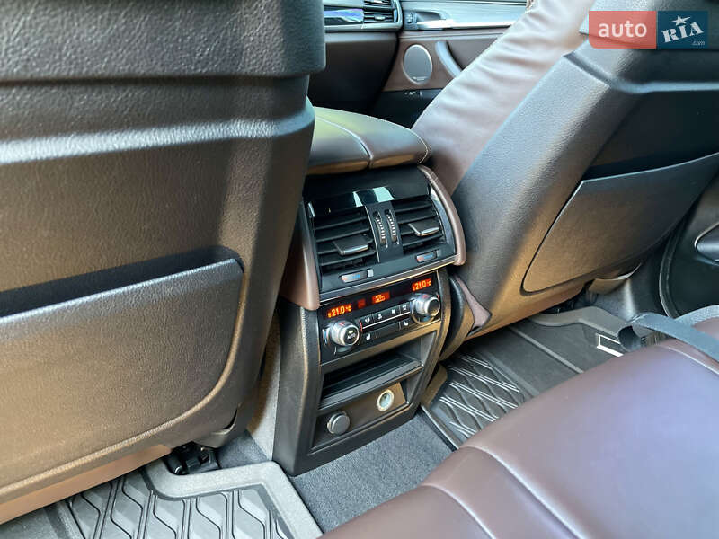 Внедорожник / Кроссовер BMW X5 M 2015 в Каменском