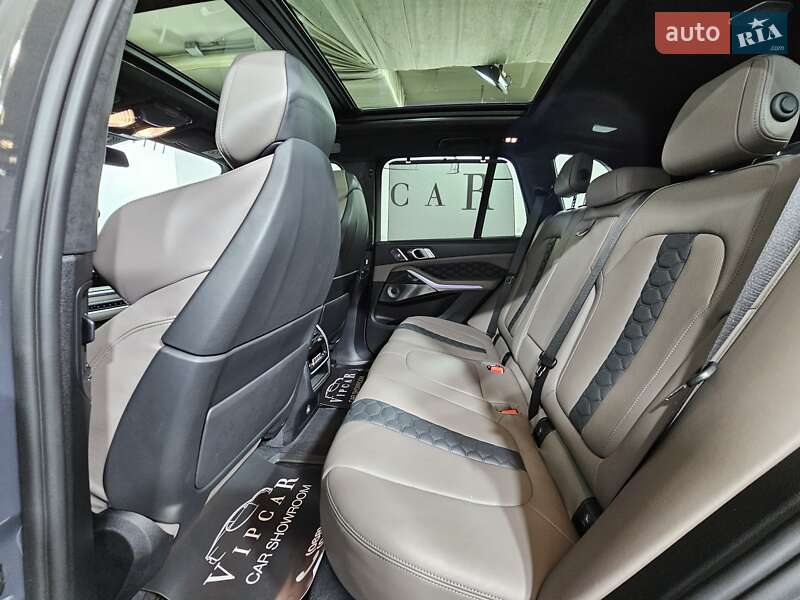 Внедорожник / Кроссовер BMW X5 M 2021 в Киеве