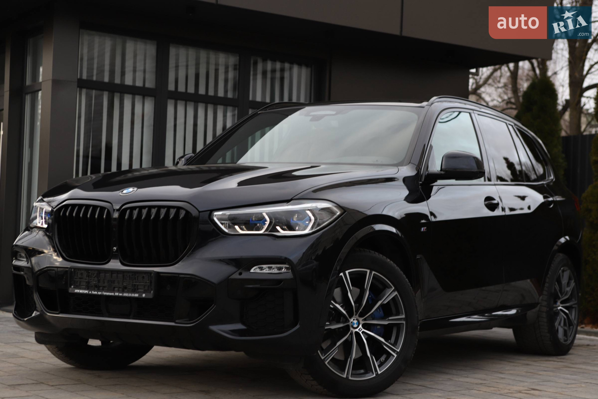 2021 BMW X5 M - мініатюра 3