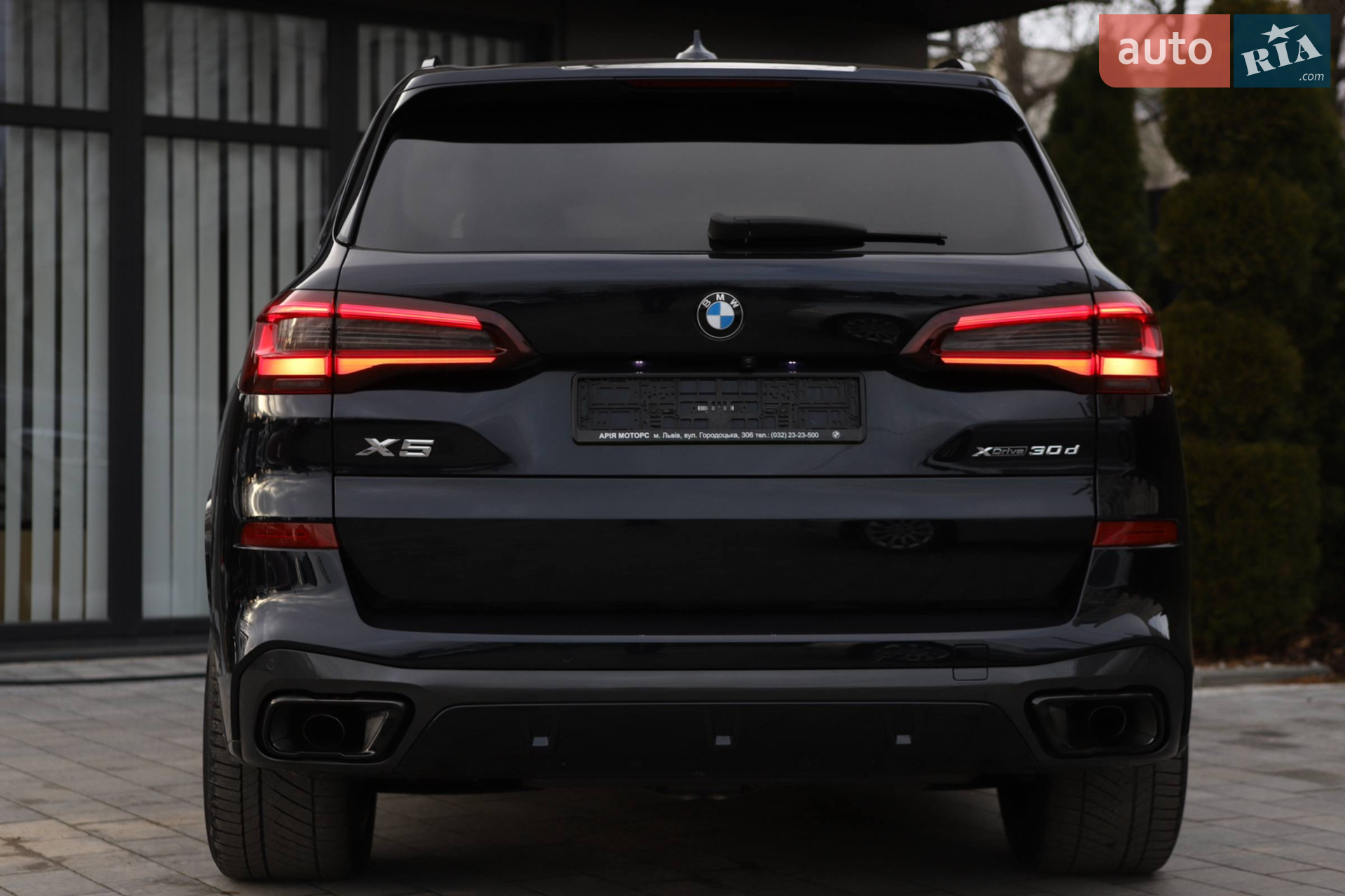 2021 BMW X5 M - мініатюра 32