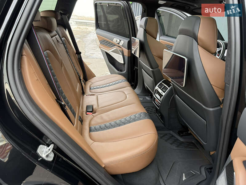 Внедорожник / Кроссовер BMW X5 M 2022 в Киеве