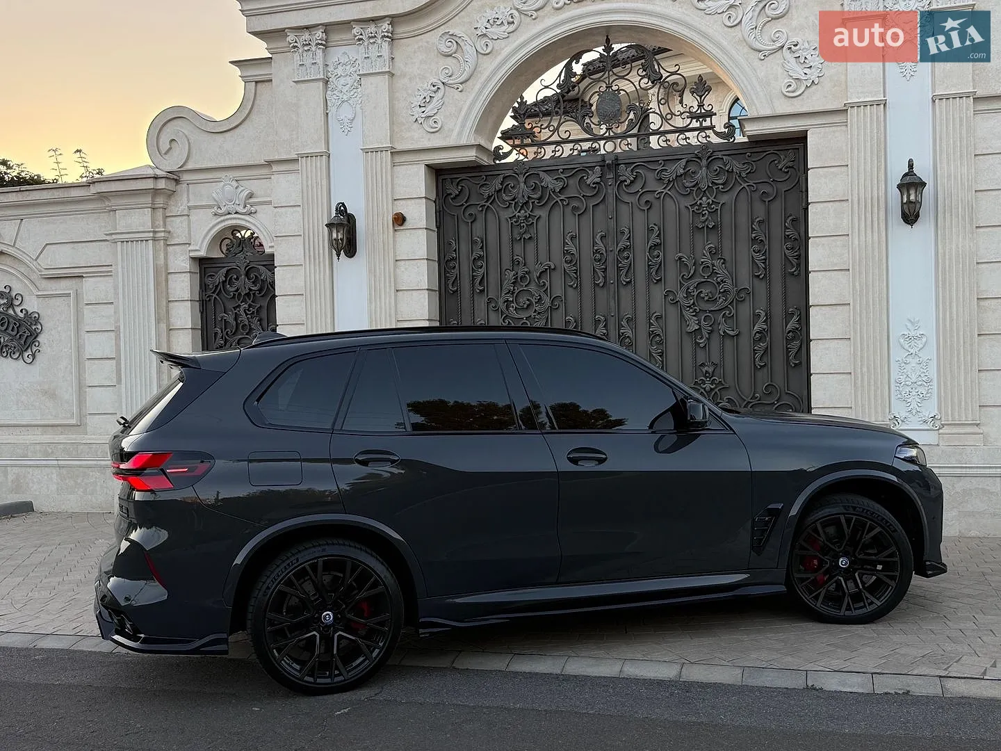 2022 BMW X5 M - мініатюра 16
