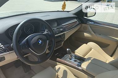 Позашляховик / Кросовер BMW X5 2011 в 