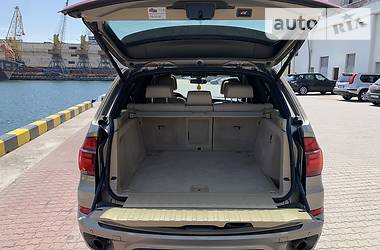 Позашляховик / Кросовер BMW X5 2011 в 