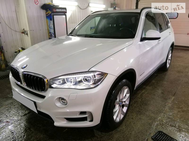 Позашляховик / Кросовер BMW X5 2015 в 