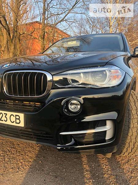 Позашляховик / Кросовер BMW X5 2013 в 