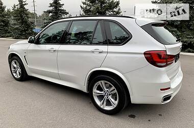 Позашляховик / Кросовер BMW X5 2017 в 