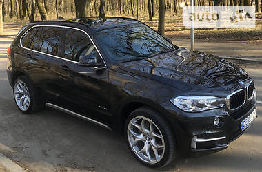 Внедорожник / Кроссовер BMW X5 2014 в Черновцах