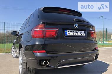 Позашляховик / Кросовер BMW X5 2011 в 