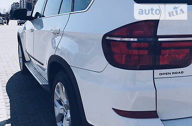 Позашляховик / Кросовер BMW X5 2013 в 