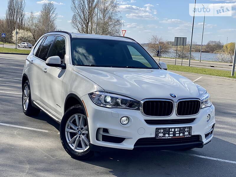 Позашляховик / Кросовер BMW X5 2015 в 