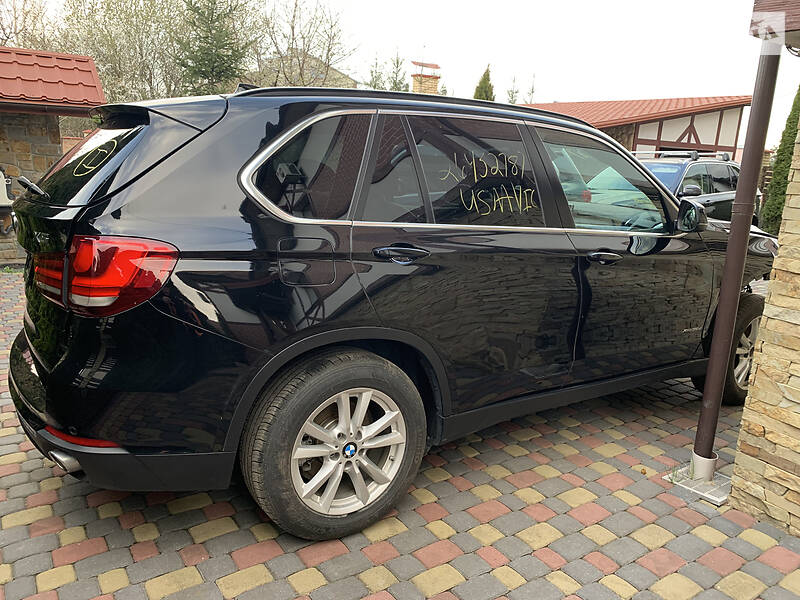Позашляховик / Кросовер BMW X5 2015 в 