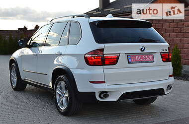 Позашляховик / Кросовер BMW X5 2011 в 