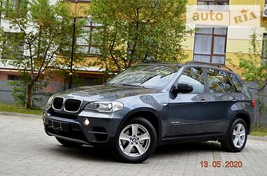 Позашляховик / Кросовер BMW X5 2011 в 