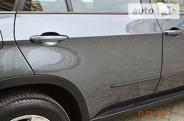 Позашляховик / Кросовер BMW X5 2011 в 