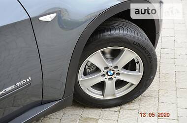 Позашляховик / Кросовер BMW X5 2011 в 
