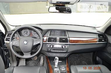 Позашляховик / Кросовер BMW X5 2011 в 