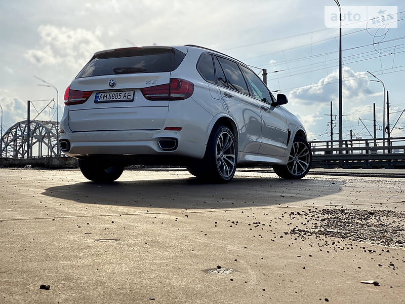 Позашляховик / Кросовер BMW X5 2015 в Києві