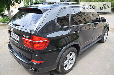 Позашляховик / Кросовер BMW X5 2012 в Чернівцях