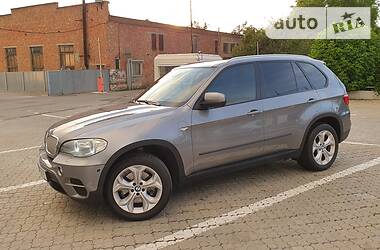 Внедорожник / Кроссовер BMW X5 2012 в Черновцах