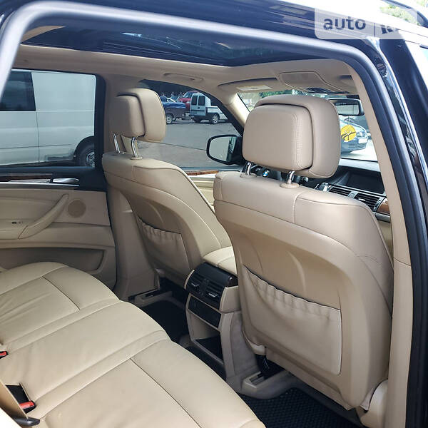 Позашляховик / Кросовер BMW X5 2011 в Івано-Франківську
