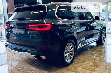 Позашляховик / Кросовер BMW X5 2019 в 